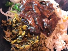 黑椒菌菇热拌面-吉野家(秀谷店)