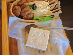 -左庭右院鲜牛肉火锅(浦江欢乐颂店)