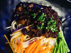 -三人行骨头王火锅(长寿店)