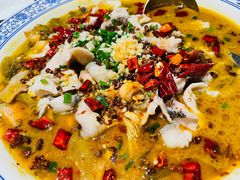 招牌酸菜鱼-老头儿油爆虾·知味杭州(爱琴海购物中心)