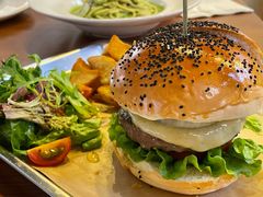招牌牛肉汉堡-UPPER KITCHEN(延安路店)