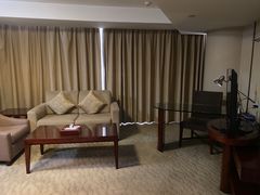 -日照君临天下大酒店