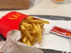 -麦当劳(上海虹桥站30B检票口楼上)