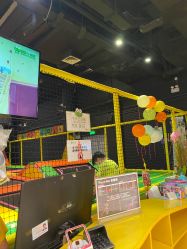 -蹦蹦跳跳(新奥购物中心店)
