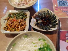 猪肘汤面-亮亮面馆(经六路店)