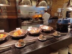 -圣丰索菲特·2 On 988 Café 自助餐厅