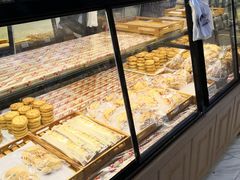 面包甜点陈列柜-起士林(荣安大街店)