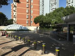 校门-上海市世外小学