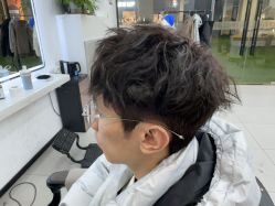 -尤司男士国潮理发馆