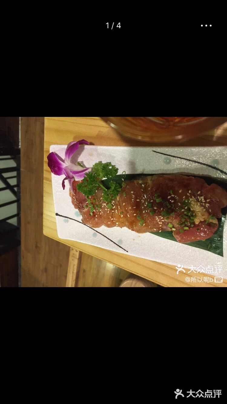 菜品也挺多 香肠感觉一般 肉倒是很好