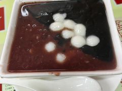 红豆沙芝麻糊双拼-香港華心糖水鋪(南西总店)