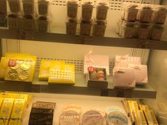 面包甜点陈列柜-好利来(十里河店)