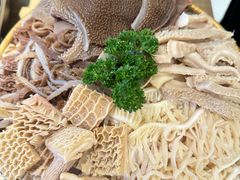 -毛肚向右·川渝毛肚王(经开永旺店)