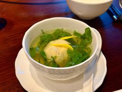文蛤白糕菊花脑鸡汤-杭州西子湖四季酒店·金沙厅