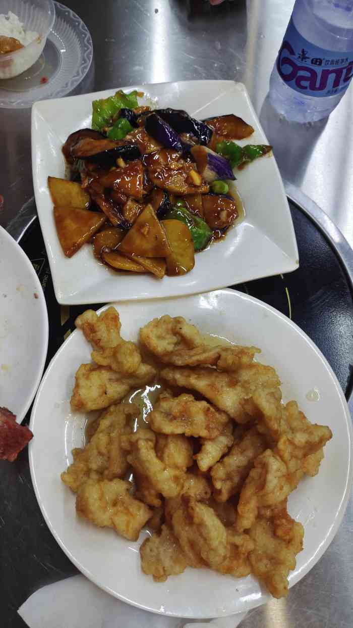东北一家人特色餐馆