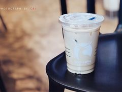 香草拿铁-瑞幸咖啡(艺树家工场店)