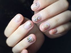 -一笔绣狂草美甲坊