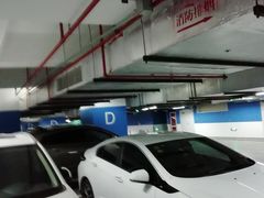 -中庚漫游城停车场