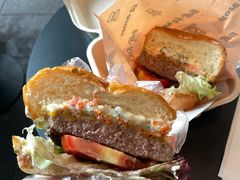 柠香蟹籽牛肉汉堡-JPG canteen(广州寺右公馆店)