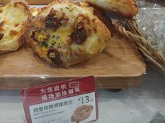 蒜香培根调理面包-巴黎贝甜(望京信万店)