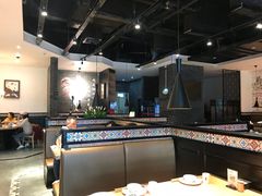 大堂-李子坝梁山鸡(北碚万达五鸡哥店)