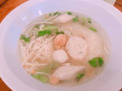 清汤鱼丸米粉-马里奥明星猪脚饭
