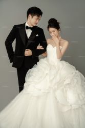 -雪中彩影婚纱摄影·微光艺术中心