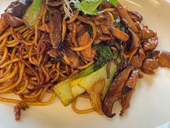 亚洲风味炒面配鸡肉-WOLFGANG PUCK KITCHEN & BAR(迪士尼小镇店)