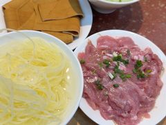 -赵美丽·重庆社区火锅·直营店(火车东站·中豪国际店)