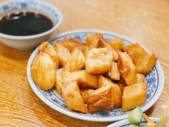 老北京炸咯吱-门框胡同百年卤煮(新街口店)