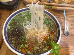 -云阿蛮云南生烫牛肉米线(奉贤路店)