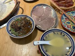 -洱火云南酸菜牛肉火锅(石景山当代商城店)