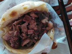 -闫家驴肉老店(华电一校店)