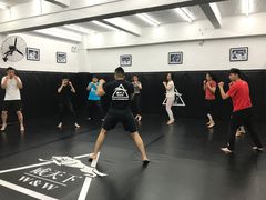 -威天下格斗柔术健身馆(红旗渠路店)