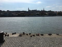 -多瑙河畔鞋履雕塑