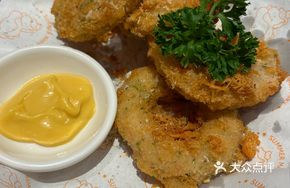 Golden Crispy Deep-Sea Squid Rings