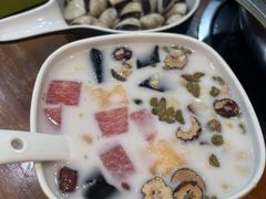 -老何家后安粉·糟粕醋海鲜火锅(三亚湾椰梦长廊店)