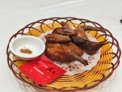 招牌灌汤乳鸽-禄福山庄•顺德菜·融和菜(龙江店)