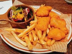 炸鱼薯条配沙拉-藏书馆咖啡LibraryCoffee·Bistro(牡丹园店)