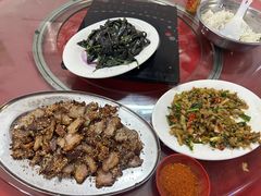 -香猪美食(中心店)