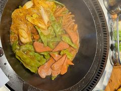 -山河屯铁锅炖·非遗东北菜(南山店)