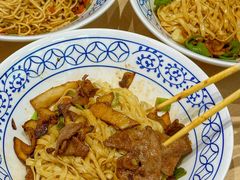 -李与白包子铺(桐梓林店)