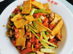 -独一佳老胡湘菜馆(矿山路店)