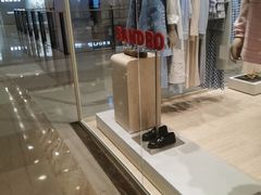 -sandro(港汇恒隆广场店)