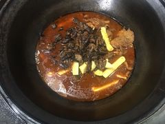 地锅炖公鸡-缘福乡村铁锅炖民宿(八达岭店)