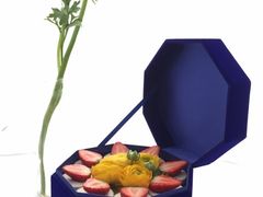 蓝色之恋主题千层礼盒-艾加柒克蛋糕茶歇甜品台(春熙路店)