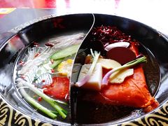 重庆经典鸳鸯锅底-重庆三峡火锅城(梅林店)