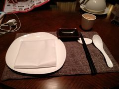 餐具摆设-佛山希尔顿酒店·融誉亚洲美食荟