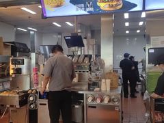 -麦当劳(田林好又多店)