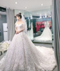 -艾米丽婚纱礼服